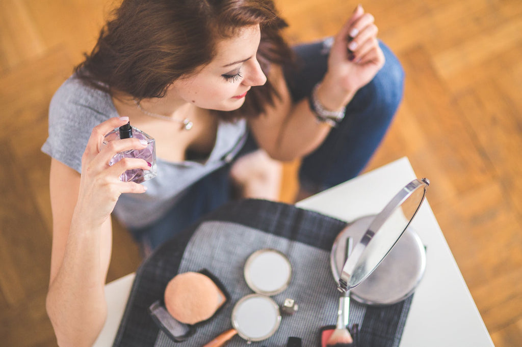 CONSEILS POUR QUE VOTRE PARFUM DURE TOUTE LA JOURNÉE