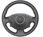 Volant voiture recouvert d’une housse à coudre volant Renault scenic