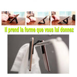 SANS COLLE NI VIS IL ACCROCHE TOUT SUR TOUT